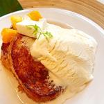 完熟マンゴーとクリームチーズのフレンチトースト ドリンクセット(LONECAFEネオパーサ清水店)