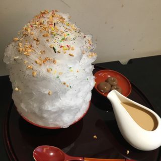 お番茶のミルクティーかき氷(ぎおん徳屋原宿店)