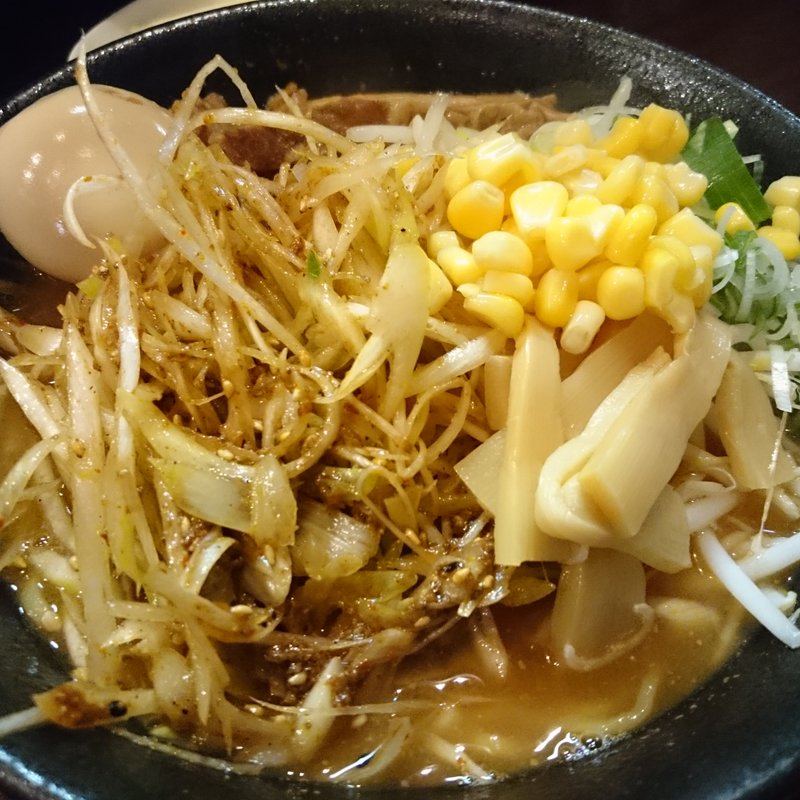 蔵出し辛ネギ味噌らーめん+煮卵(そい屋 )