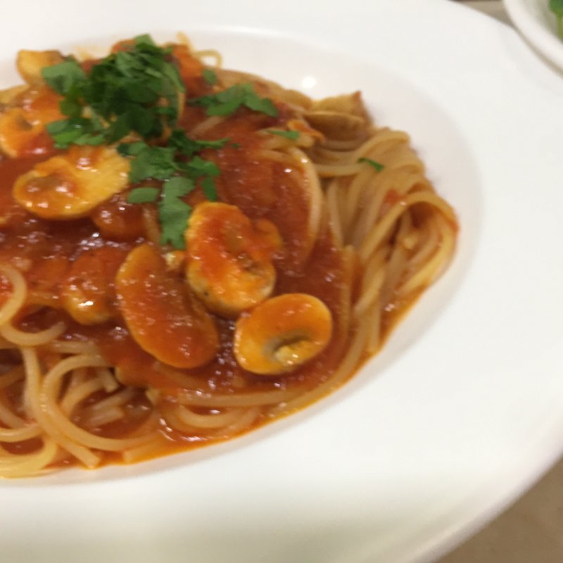 マッシュルームのトマトソース(トミーナ )