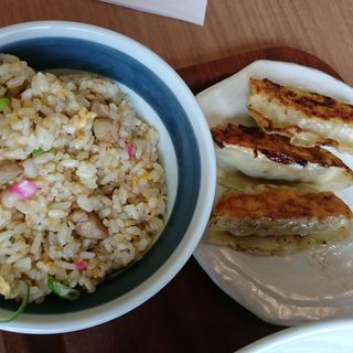 ミニ炒飯 + 3個餃子セット(麺処直久 モラージュ柏店)
