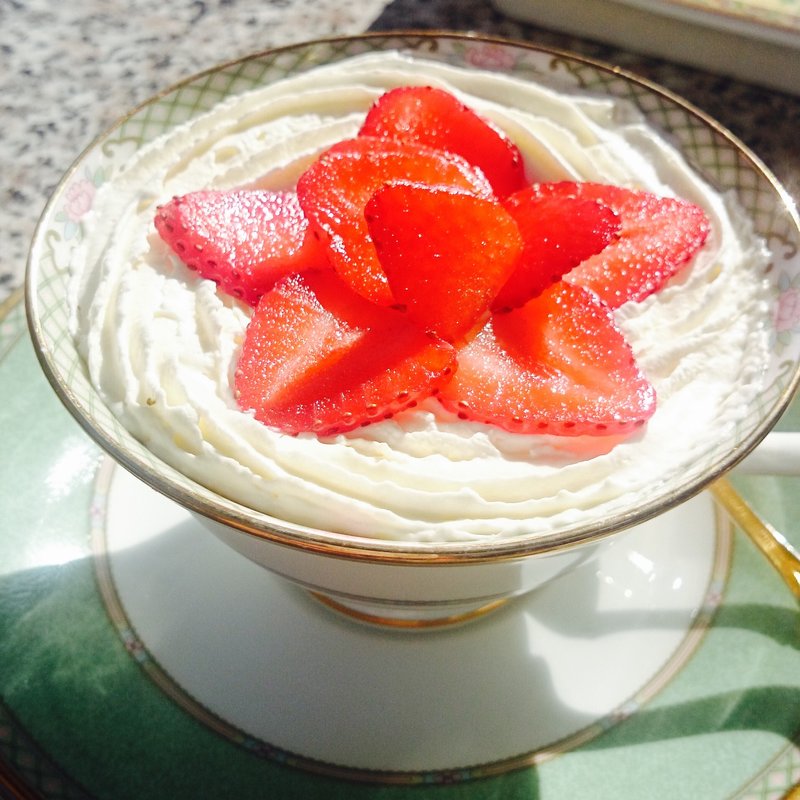 ストロベリークリームティー(Hot)(オルソンさんのいちご )