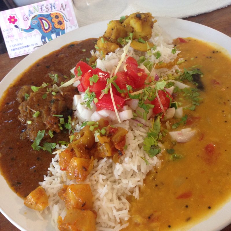 ポークカリーとベジタリアンターリー(ガネーシュ m 北浜店 （ガネーシュ エム）)