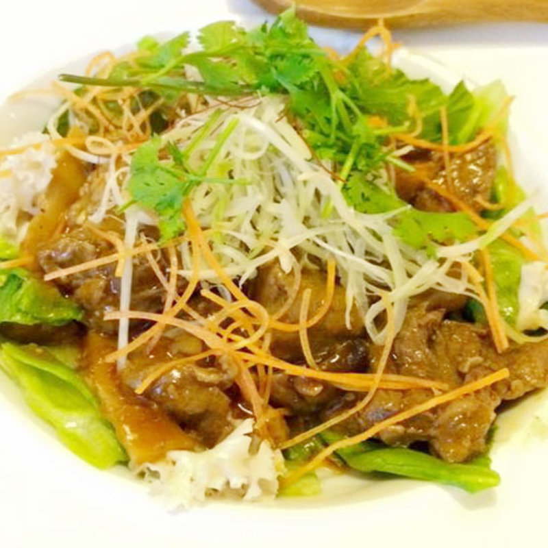 たっぷりコラーゲン牛もつ焼き(とうふ旬菜 心音)