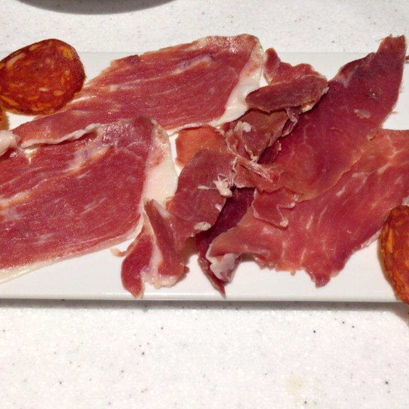 イベリコ生ハムチョリソの盛り合わせ(俺のフレンチTable Taku)