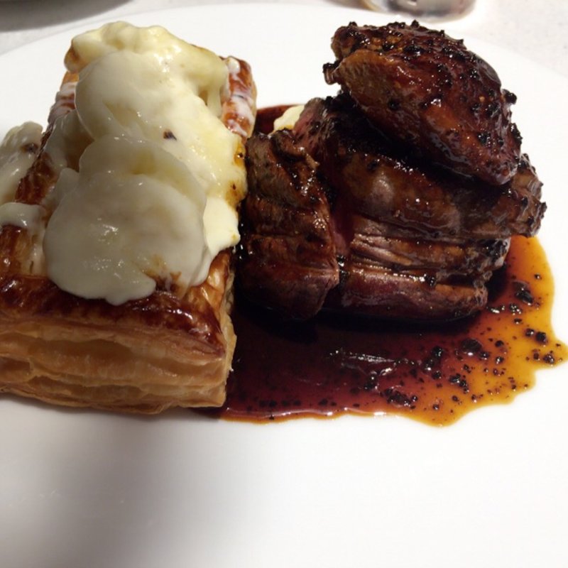 牛フィレ肉とフォワグラのロッシーニ(俺のフレンチTable Taku)