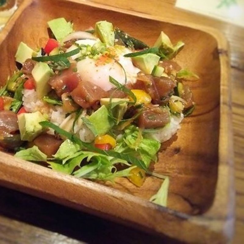 マグロとアボカドのポキ丼(HawaiianRestaurant ALOHABABY(ハワイアンレストラン・アロハベイビー）)
