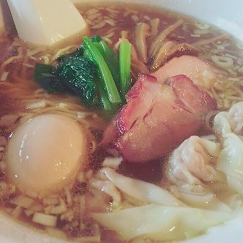 しょうゆワンタン麺(らーめん穀雨)