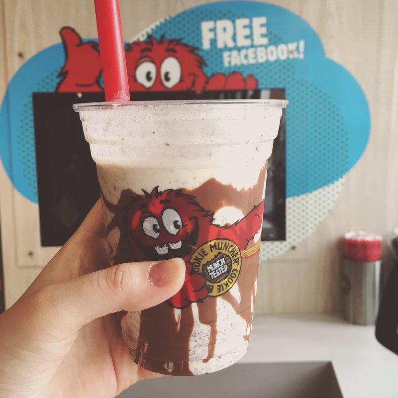 Vanilla & Chocolate Cookie Shake (クッキータイム 原宿店 （Cookie Time）)