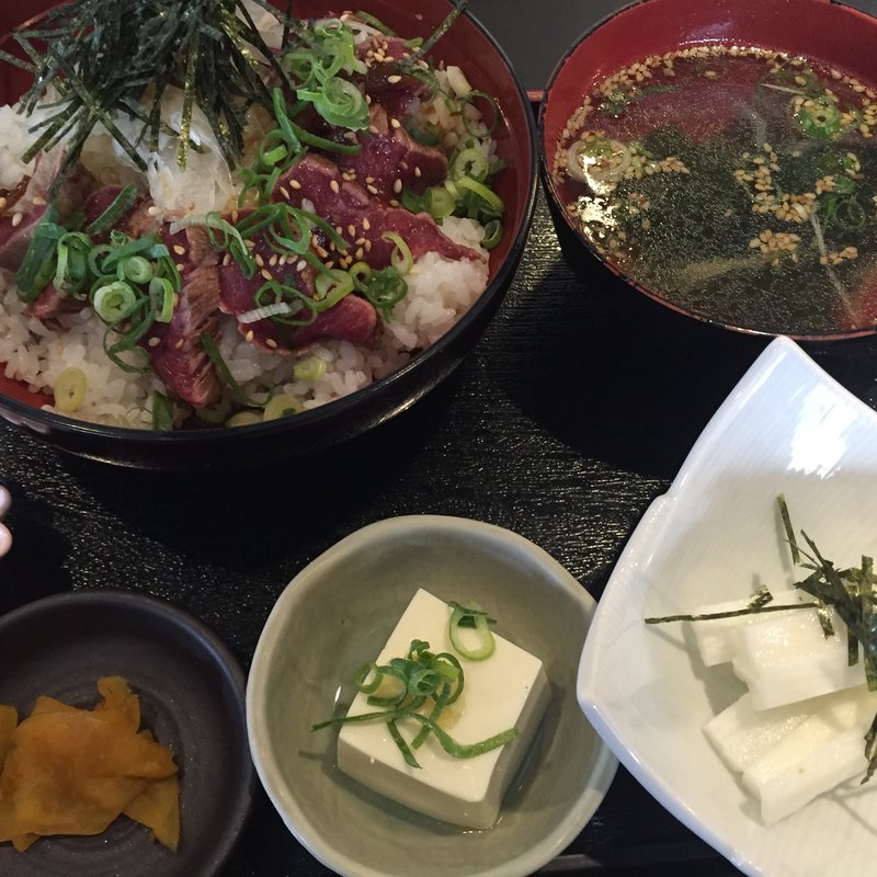 馬肉タタキ丼(折戸商会 中野新橋本店 )