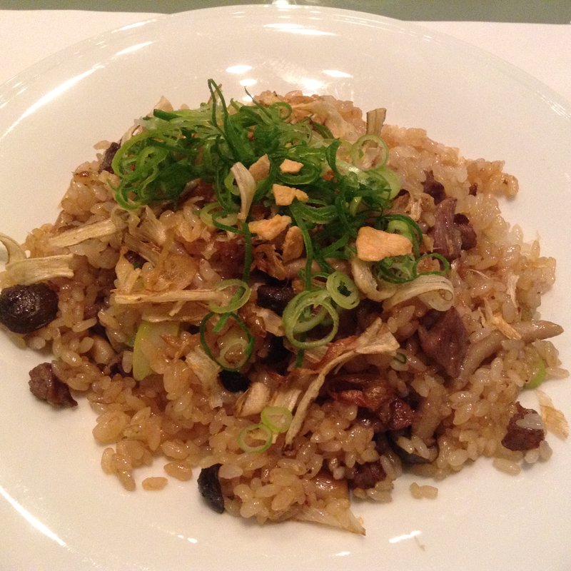 ビーフとマッシュルームのピラフ　ガーリック醤油風味(SATSUKI  （サツキ【旧店名】アゼリア）)