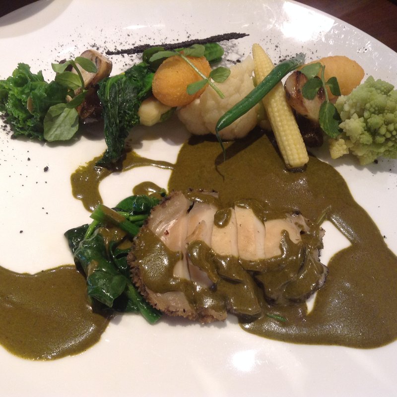 贅沢！丸ごと鮑1個のお料理(俺のフレンチ・イタリアン 松竹芸能 角座広場)