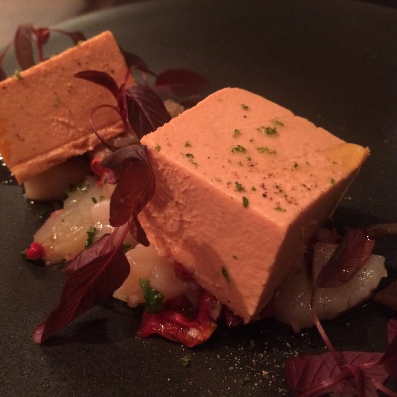 サーモンのプティング、エビとホタテのタルタル(スペインレストラン ミネバル 渋谷)