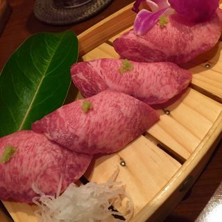 肉寿司(和牛焼肉 布上 )