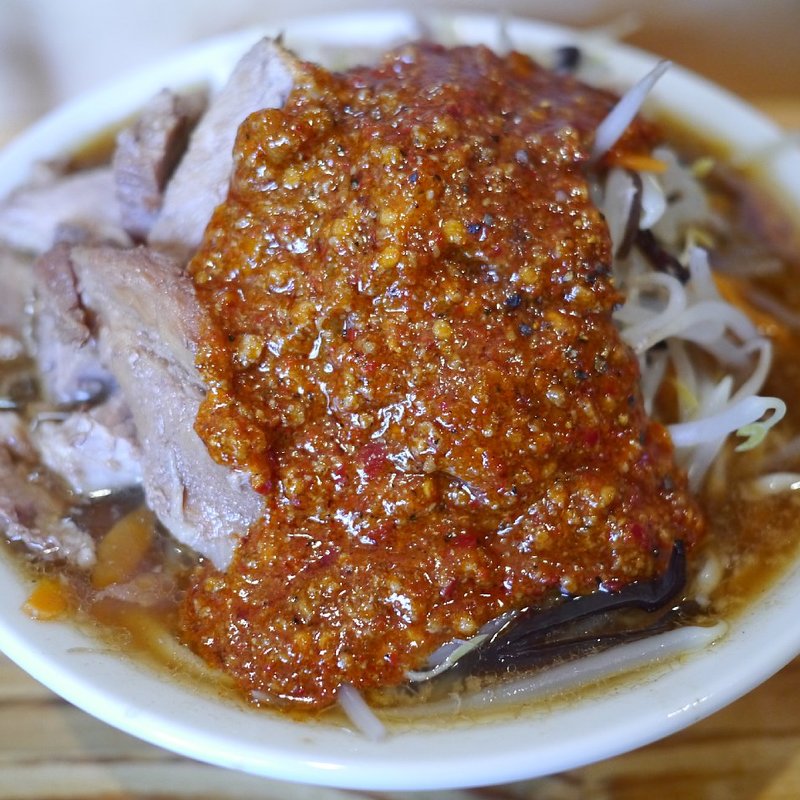 ぶた入りオロチョンラーメン＋中盛り＋ヤサイ多め