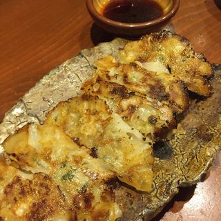 黒豚焼ギョーザ 6ケ(遊食彩宴居酒屋 Jambo家 （ジャンボヤ）)