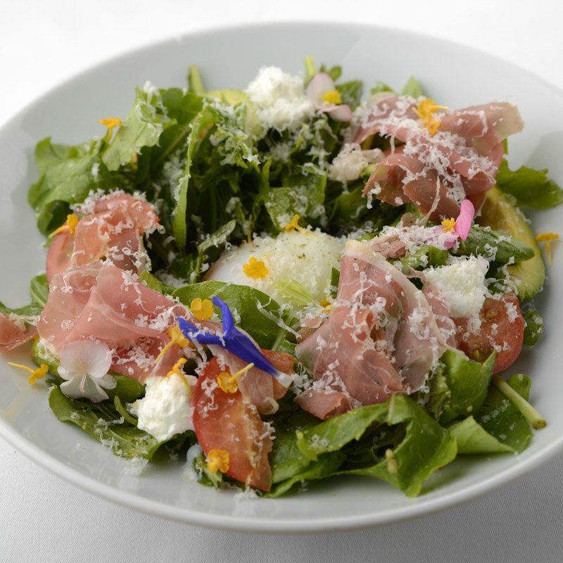 生ハムとモッツアレラチーズ　野菜(La CHIARA ラ キアーラ)