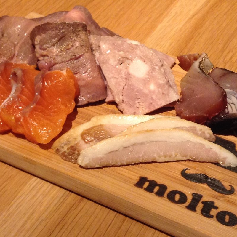 燻製とシャルキュトリーの5種盛り合わせ(クラフトビアハウスモルト 福島店 )