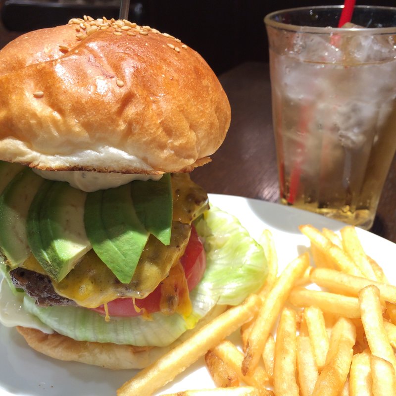 アボカドチーズバーガー(ザ・ビートダイナー 日本橋三井タワー店 （THE BEAT DINER）)