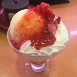 イチゴのケーキプリンパフェ(かっぱ寿司 富士柚木店 )