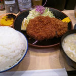 肩ロース定食(とんかつ檍 蒲田本店)