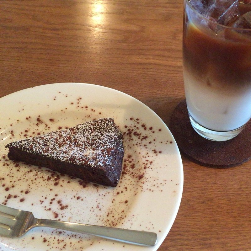 ガトーショコラ(深煎自家焙煎珈琲 星霜珈琲店)