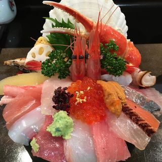 海鮮丼 (山さん寿司 本店 )