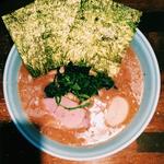 中盛 ラーメン 味付玉子(家系ラーメン桂家)