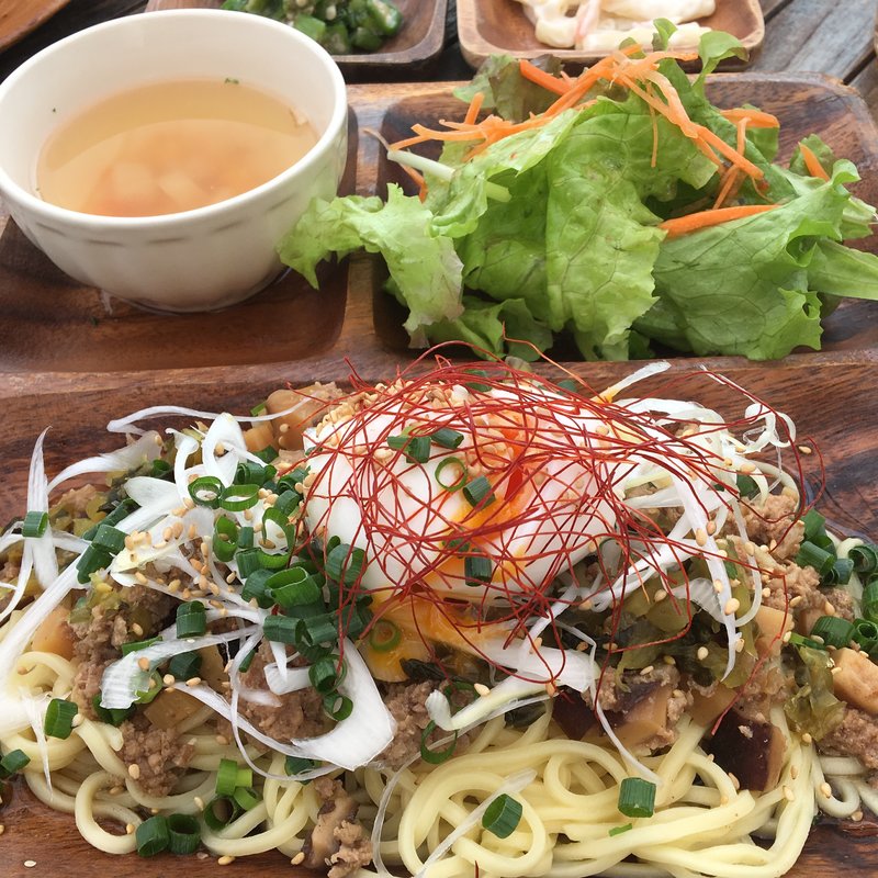 台湾ヌードル  魯肉(ルーロン)麺(ソラ ZENON （【旧店名】ゼノンバー）)