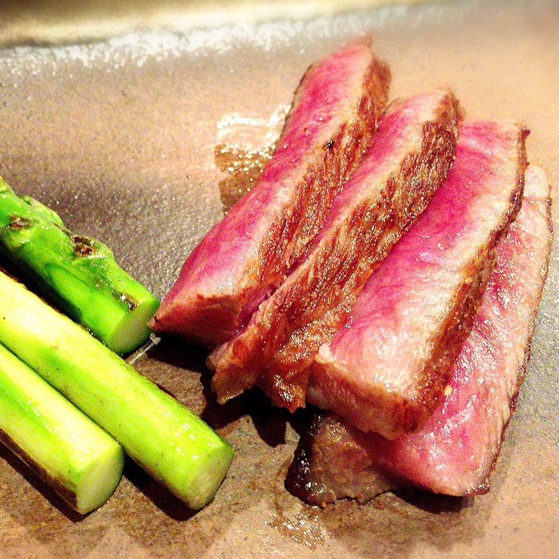 深谷牛のステーキ(炎の鉄板焼ダイニング あじと)