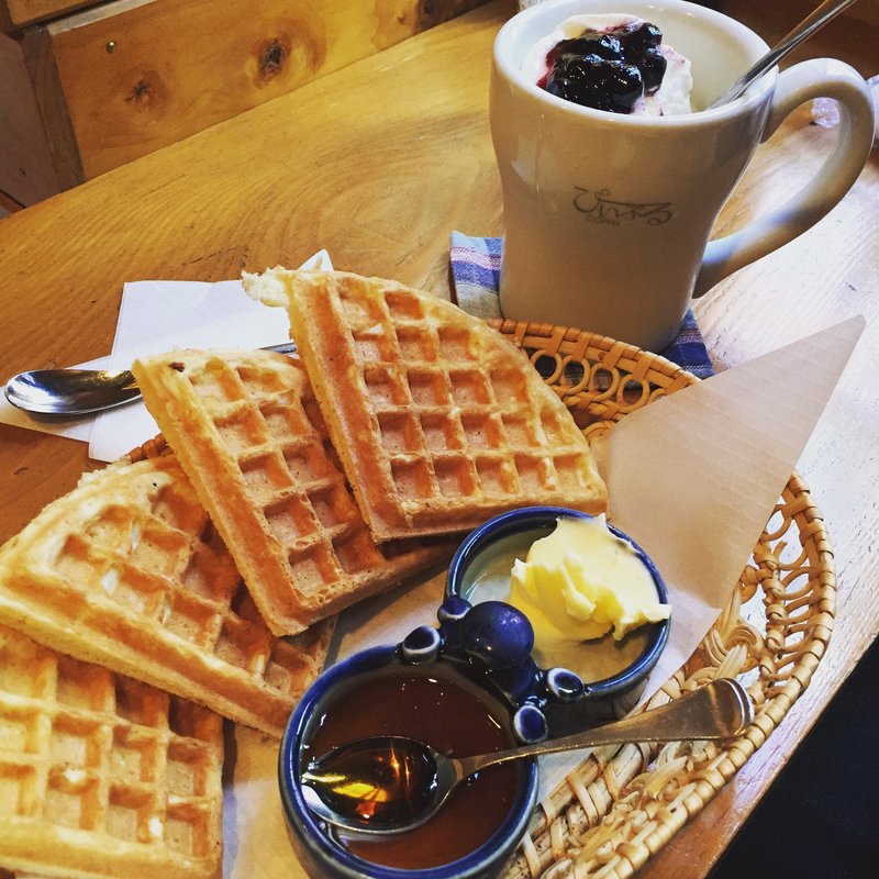 ワッフル(喫茶 ぴいぷる)