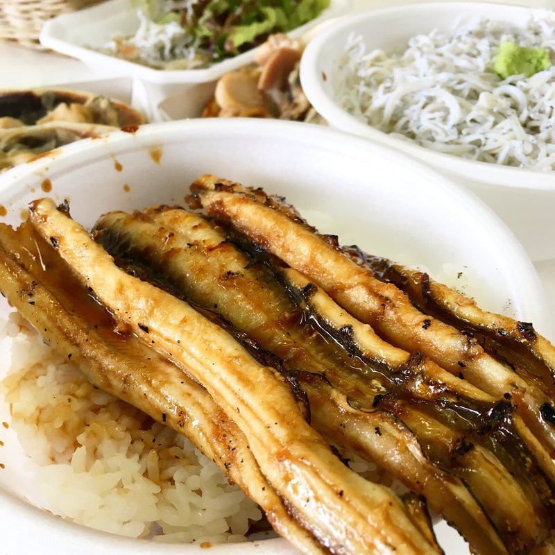 穴子丼とシラス丼(Barca （バルカ）)