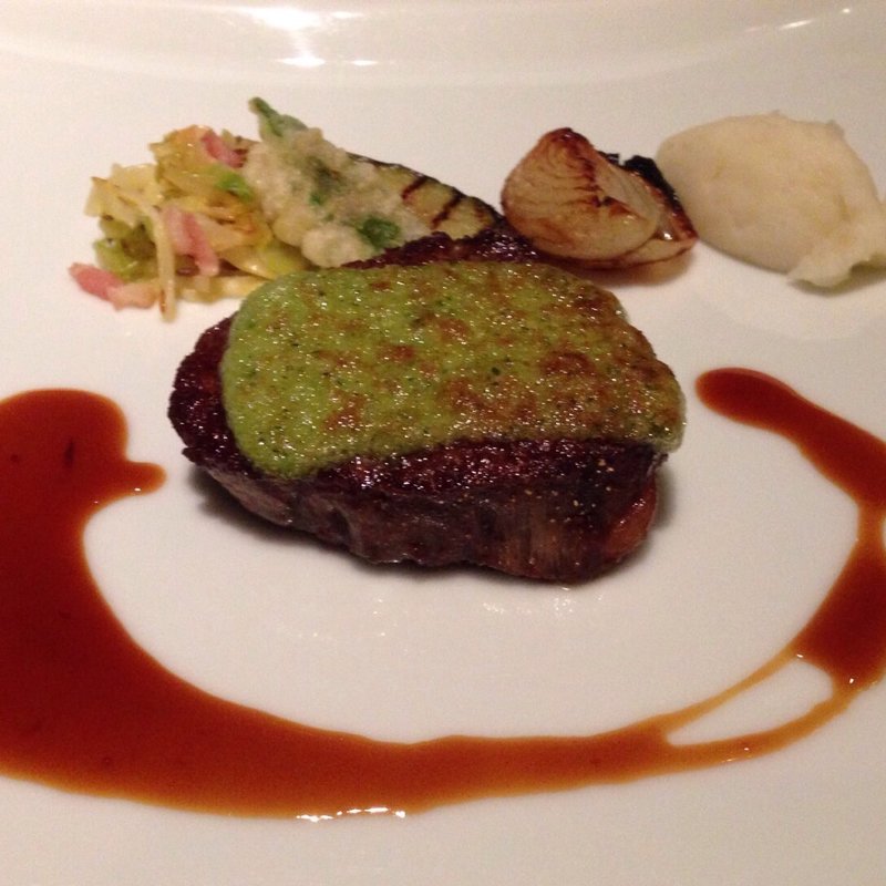 牛フィレ肉のポワレ（コースのメイン料理）(鉄板焼 神戸)