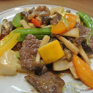 神戸牛と季節料理炒め(民生)
