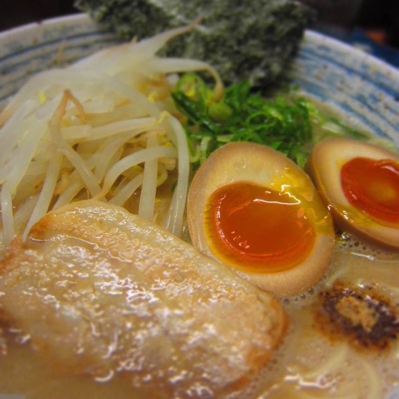 醤油とんこつ 味玉ラーメン