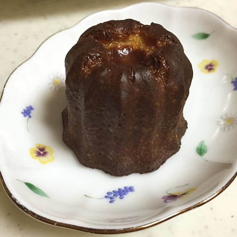 カヌレ(PÂTISSERIE Yoshinori Asami)