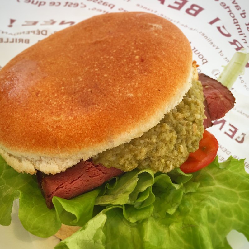 ローストビーフと朝倉山椒のタプナードのグルメバーガーセット(カタシマ 養父本店)