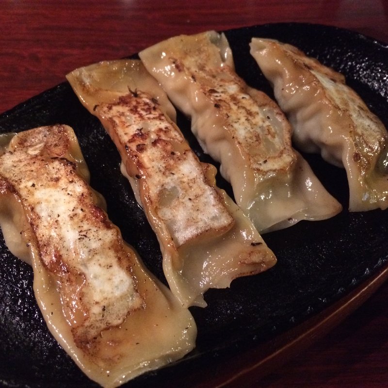 鉄板棒餃子（4個）(青蓮 有明TOC店)