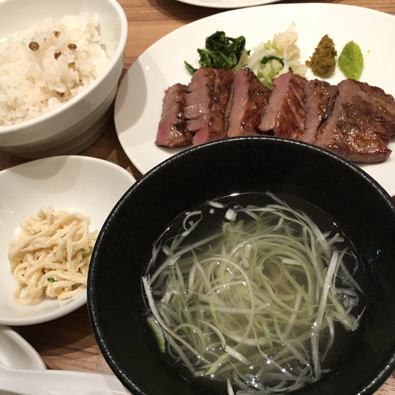 牛タン炭火焼き定食(仙台牛タン炭火焼「杜」)