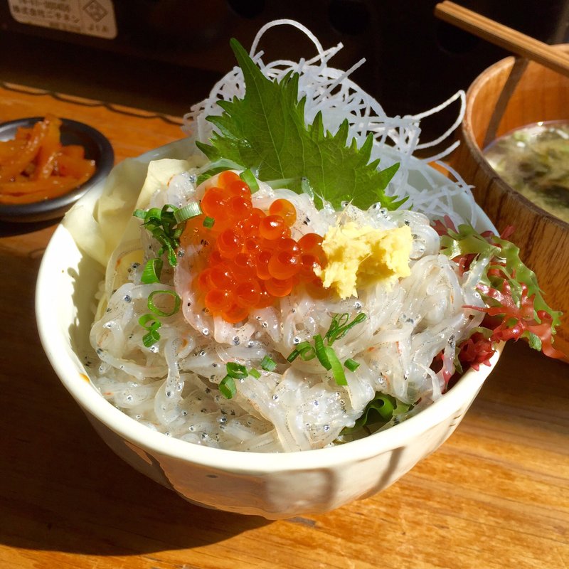 生しらす丼(いしだ商店)