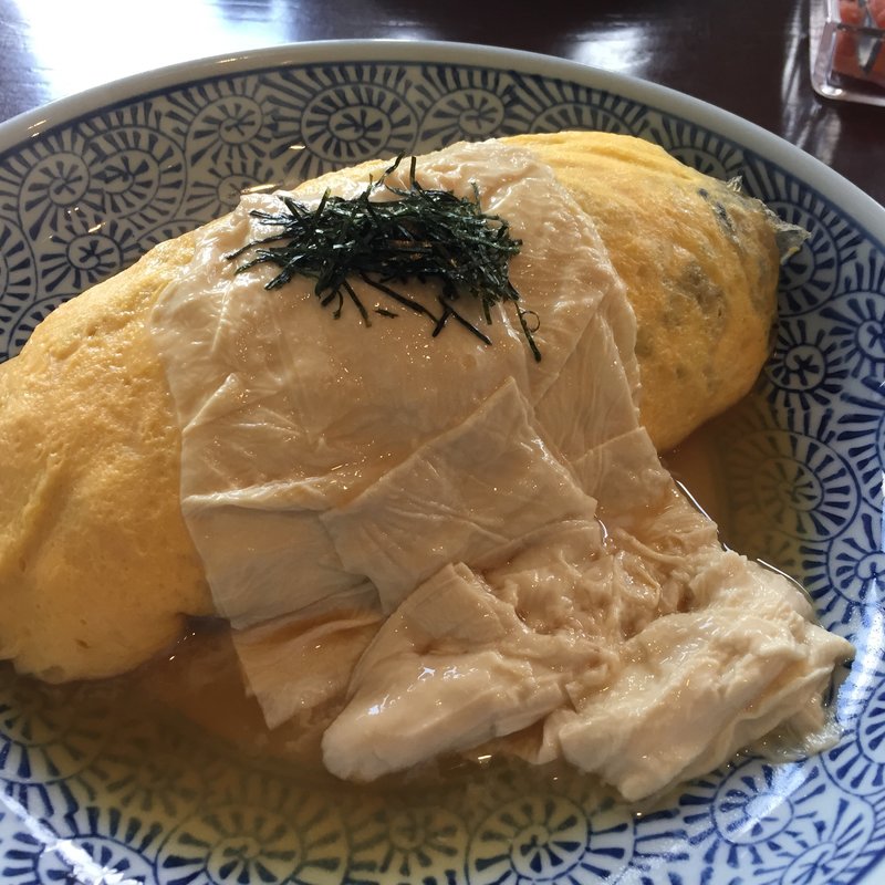 とろ湯葉オムライス(おむらはうす 金閣寺店 )