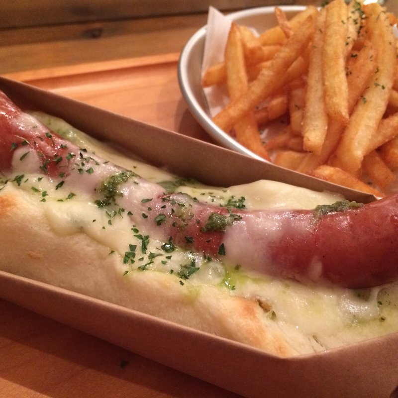 バジルチーズナン(ブリッツ)