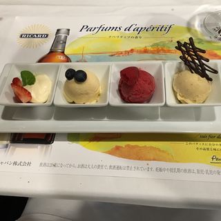 アイスクリーム3種の盛り合わせ(ラ・ブラスリー （La Brasserie）)