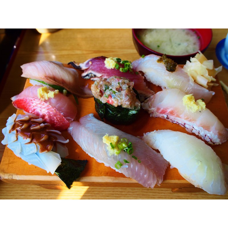 地物にぎり(富鮨 （とみずし）)