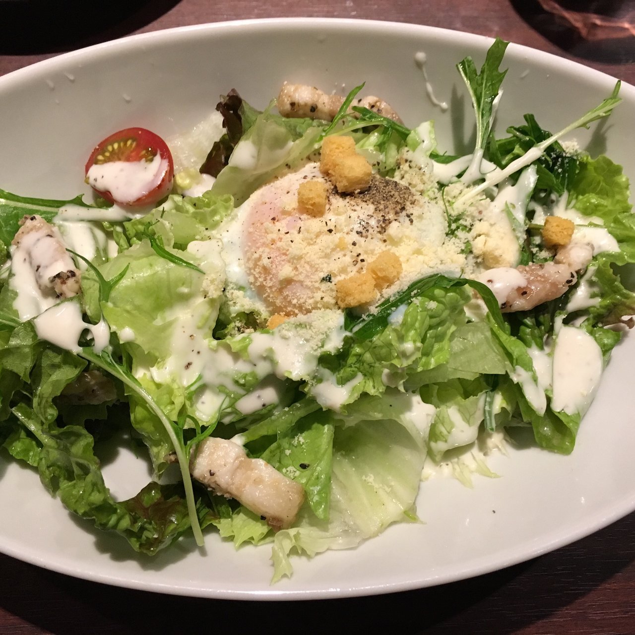 ケール、リンゴ、パンチェッタのサラダのレシピ