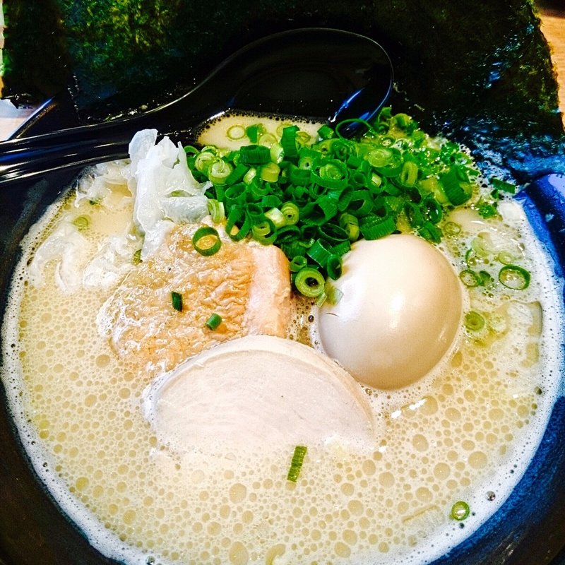 こってりの白湯(豪華四点盛り)(鶏専門らーめん銀)