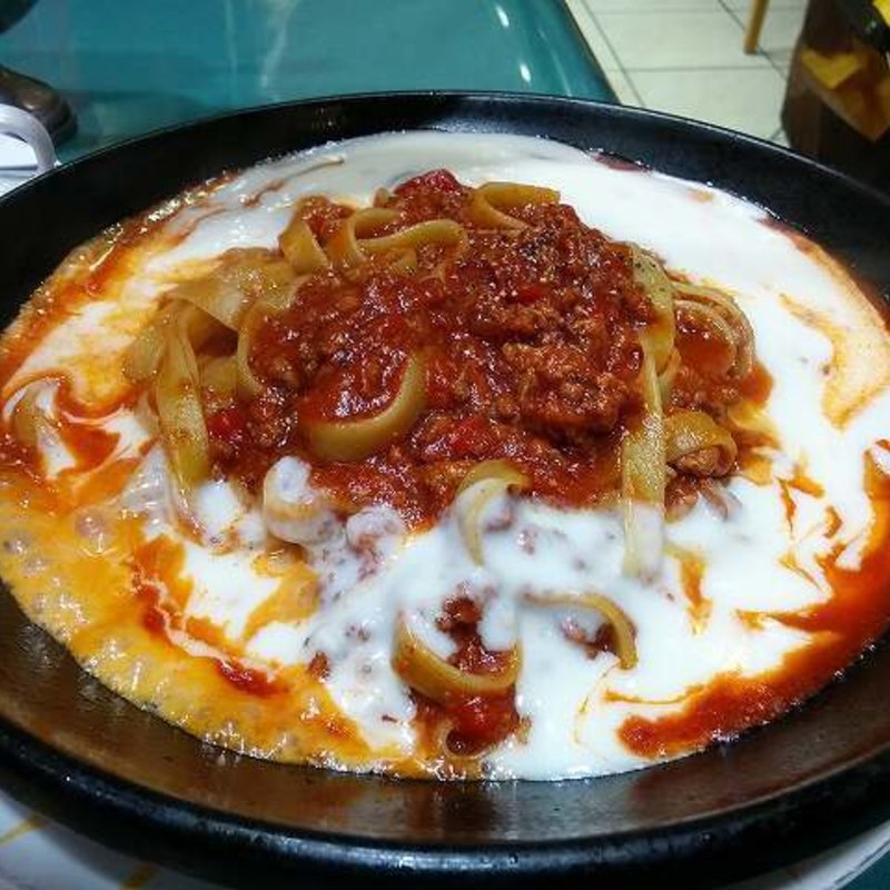72時間じっくり煮込んだ牛すじのボロネーゼと王様チーズフォンデュ　
