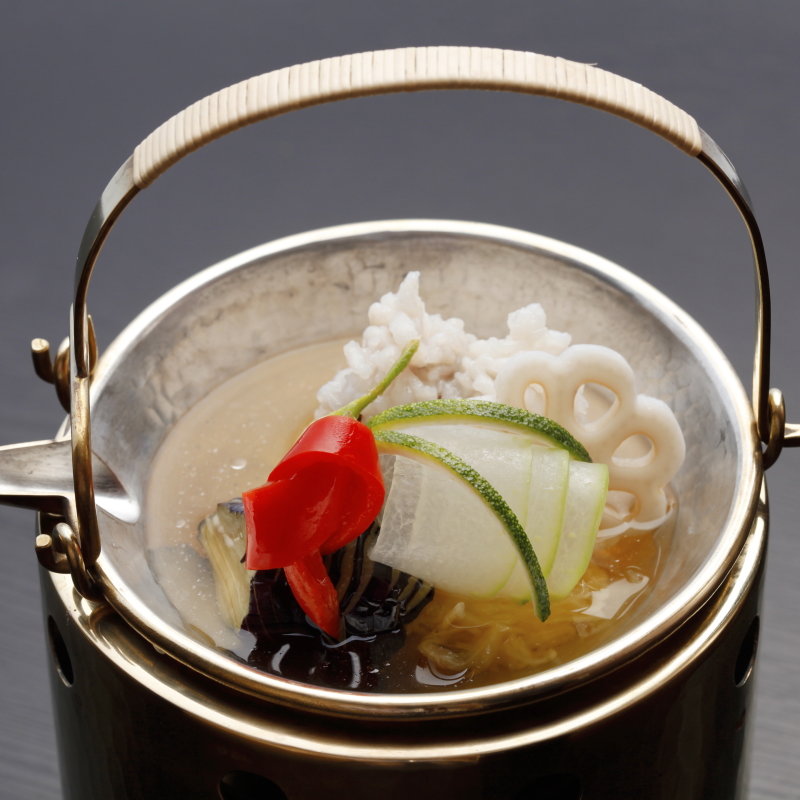 鱧の湯引き(割烹　たくみ )