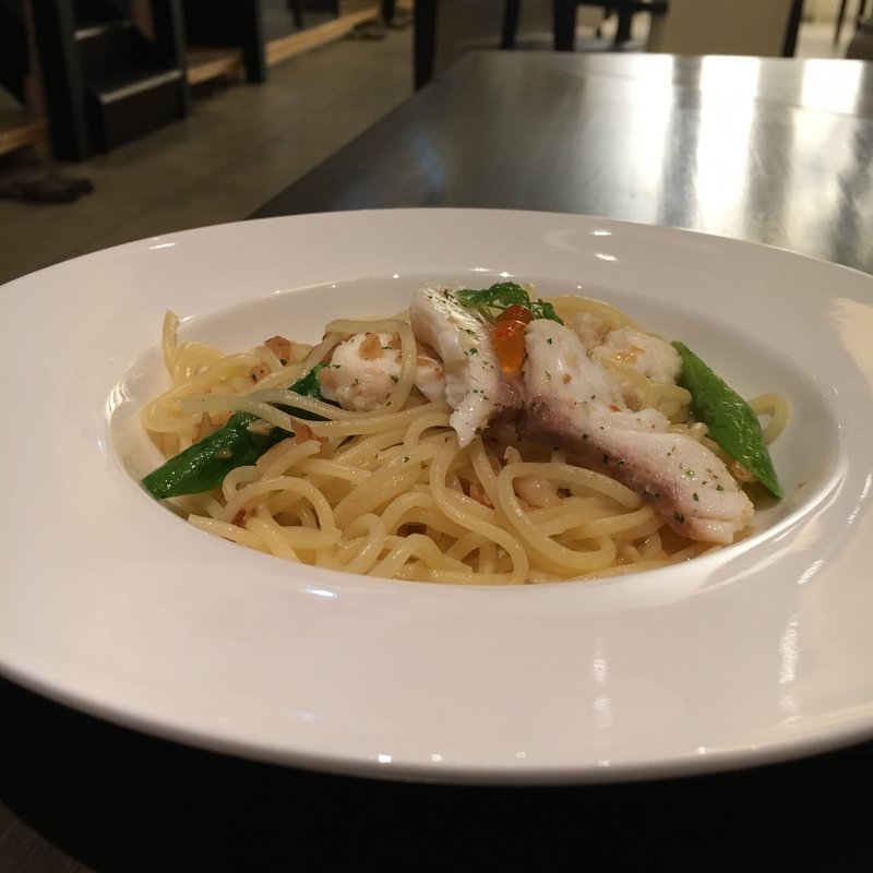 鯛とアスパラのガーリックパスタ(More （モア）)