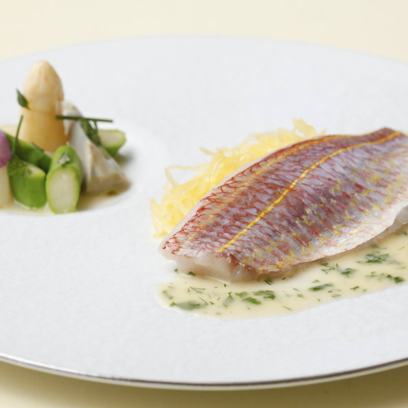 真鯛のカルパッチョ(シェ松尾)